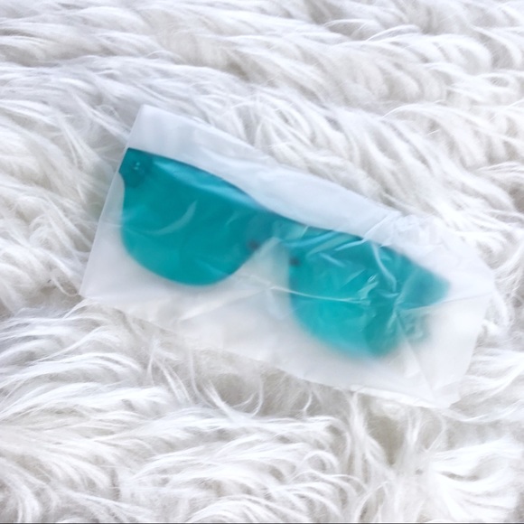 🎀 NEW • Teal Plastic Sunnies • - Picture 4 of 6